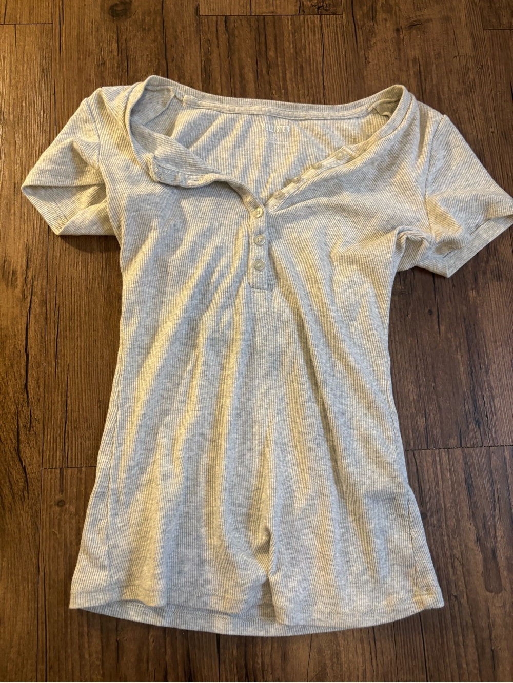Hollister Light Gray Ribbed Henley Short Sleeve Tee